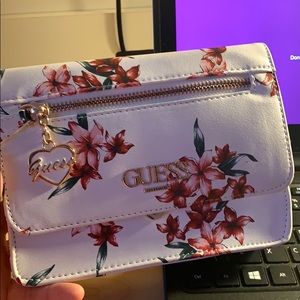 Small Guess cross body purse